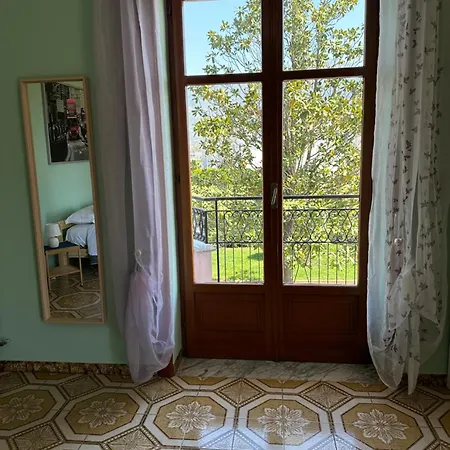 Garden House Bed & Breakfast *
